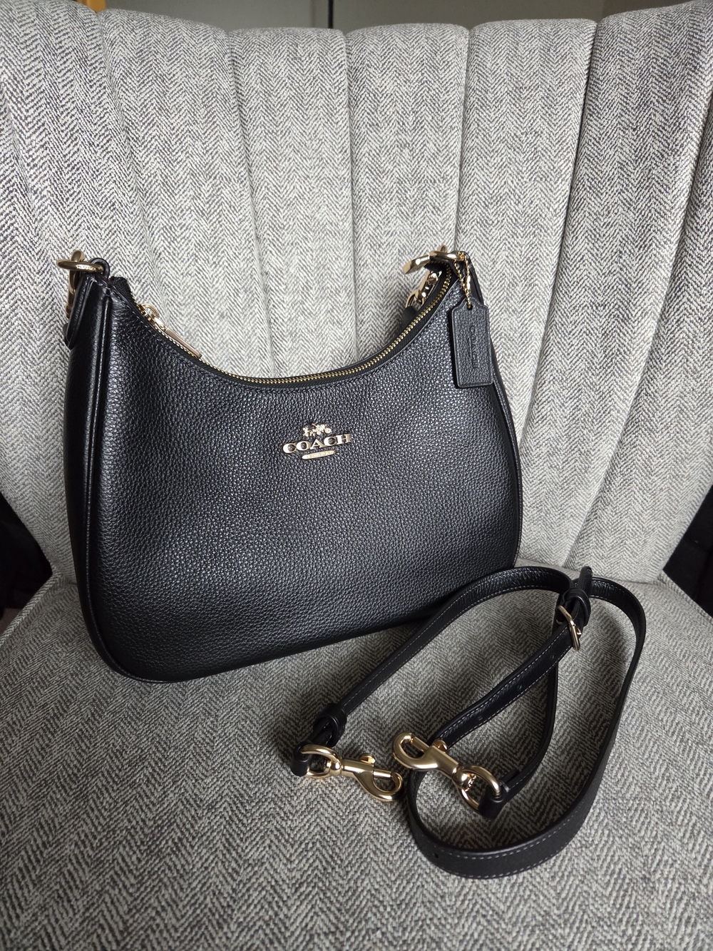 Coach Teri Hobo Bag Black With Gold Hardware CV935